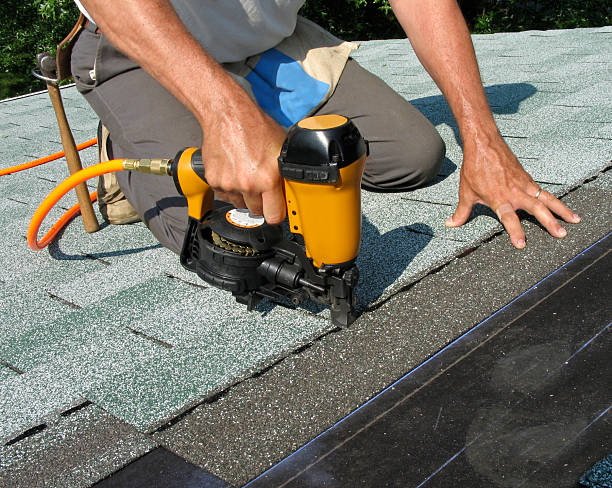 Best Roof Gutter Cleaning  in Belville, NC